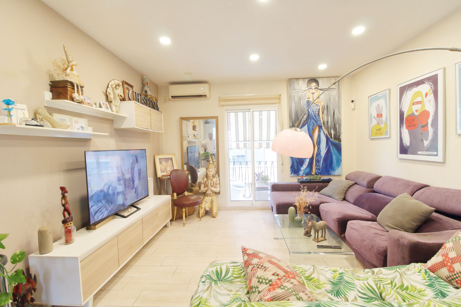 Living room of Flat for sale in  Valencia Capital  with Air Conditioner, Furnished and Balcony