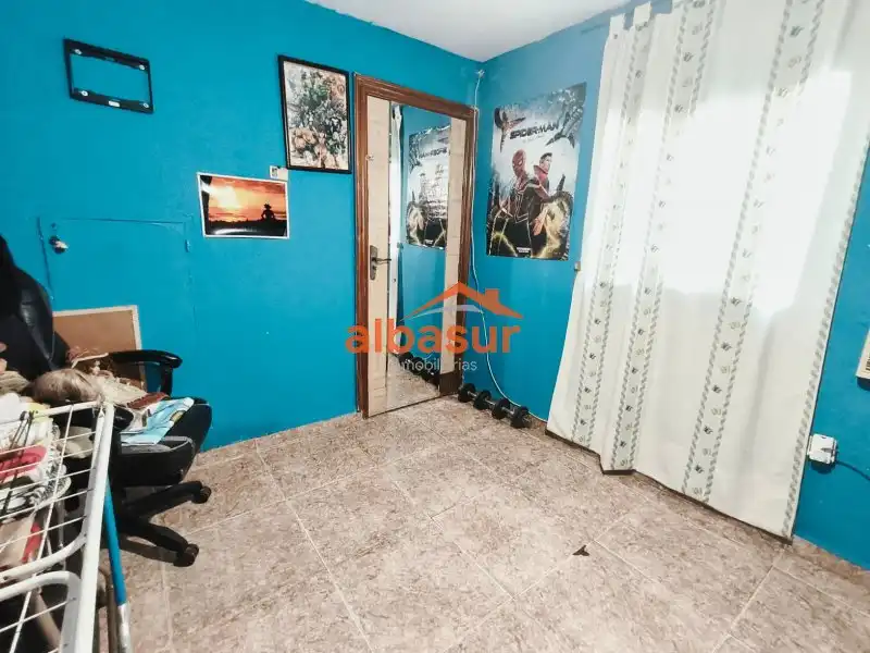 Dormitori de Casa adosada en venda en Córdoba amb Aire condicionat, Terrassa i Traster