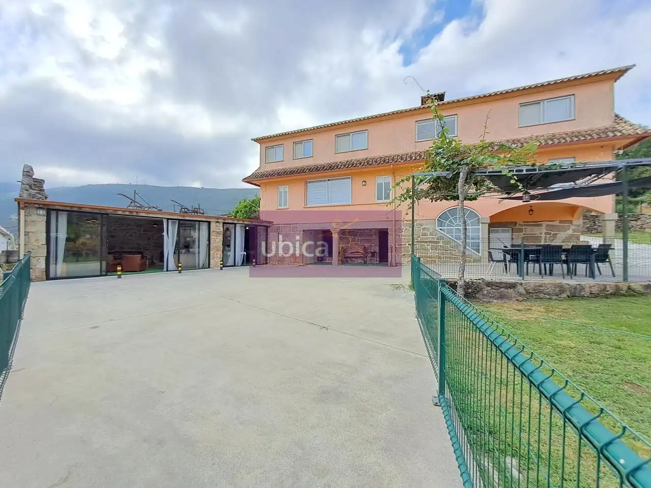 Jardín de Casa o chalet en venta en A Cañiza   con Calefacción, Jardín privado y Terraza