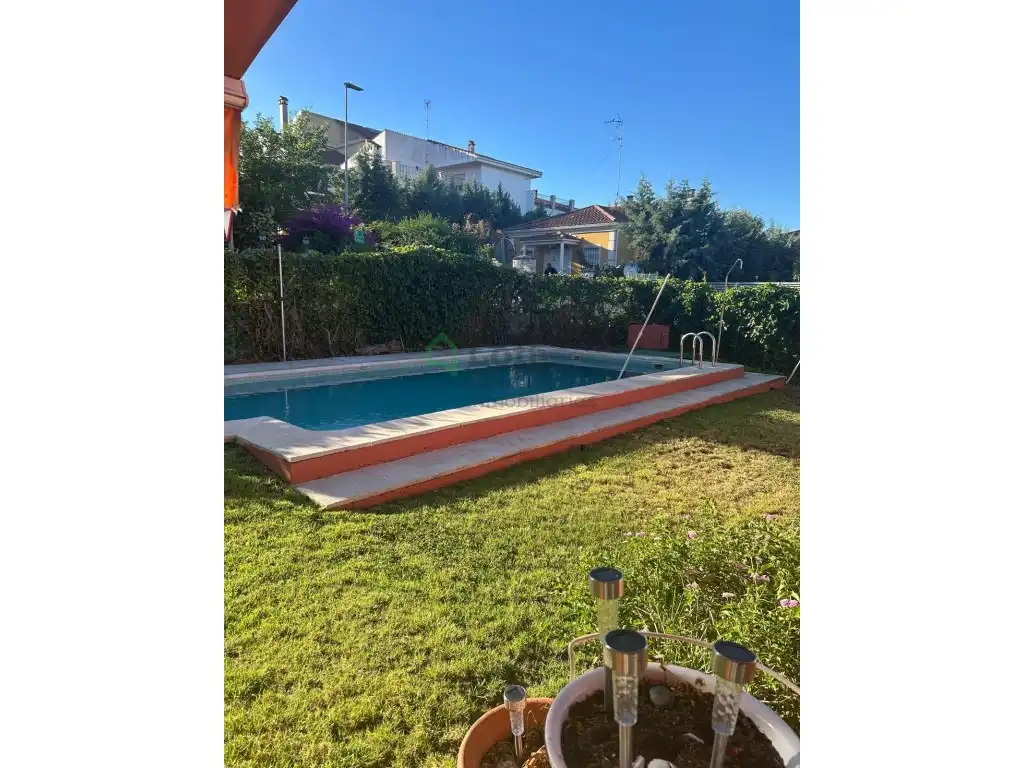 Piscina de Casa o xalet en venda en Badajoz amb Aire condicionat, Jardí privat i Piscina