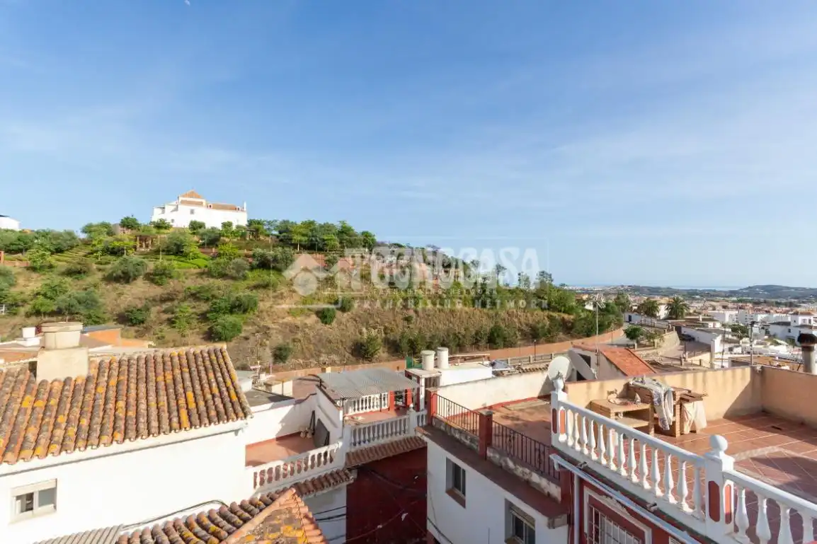 Vista exterior de Casa o xalet en venda en Vélez-Málaga amb Terrassa i Balcó