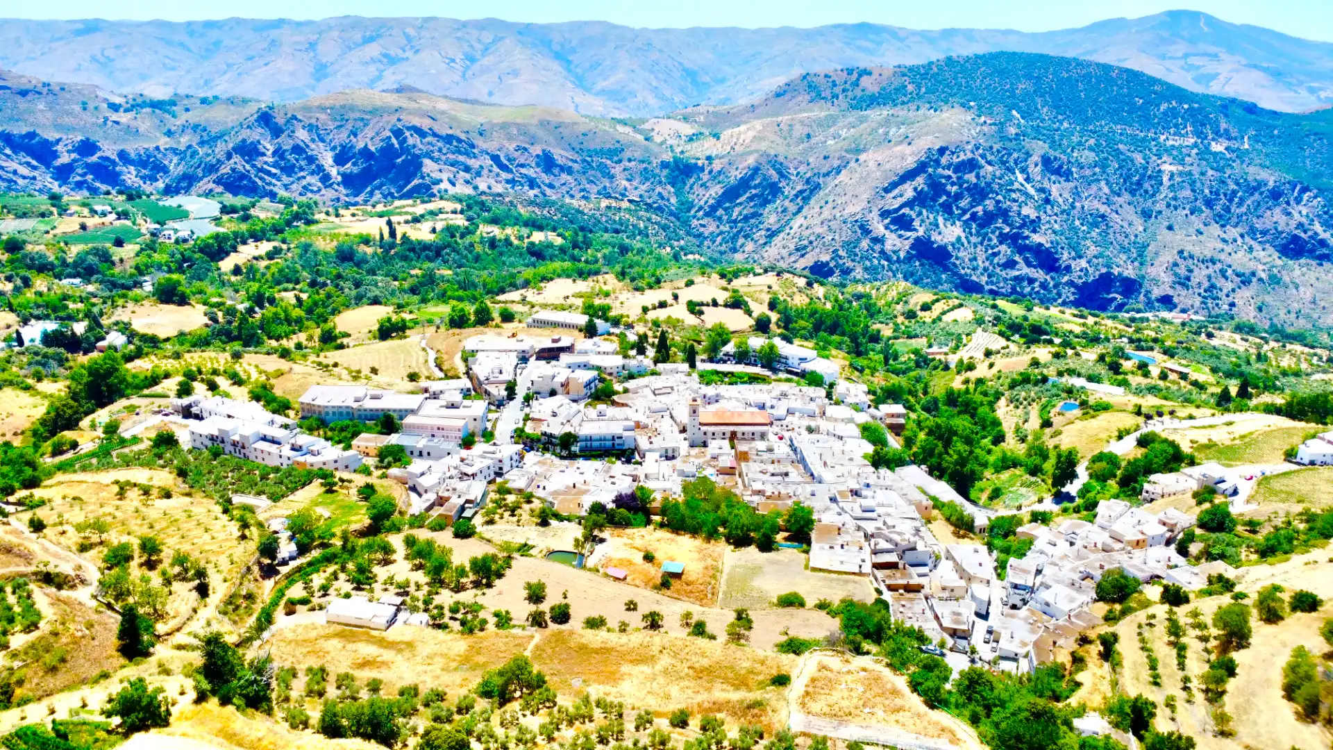 Vista exterior de Casa o xalet en venda en Pórtugos amb Calefacció, Terrassa i Traster