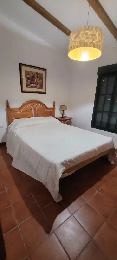 Dormitori de Finca rústica en venda en Los Barrios amb Jardí privat, Piscina i Moblat