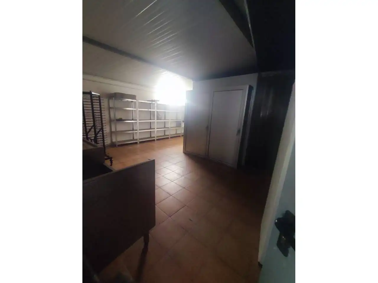 Cocina de Local en venta en El Grado con Aire acondicionado