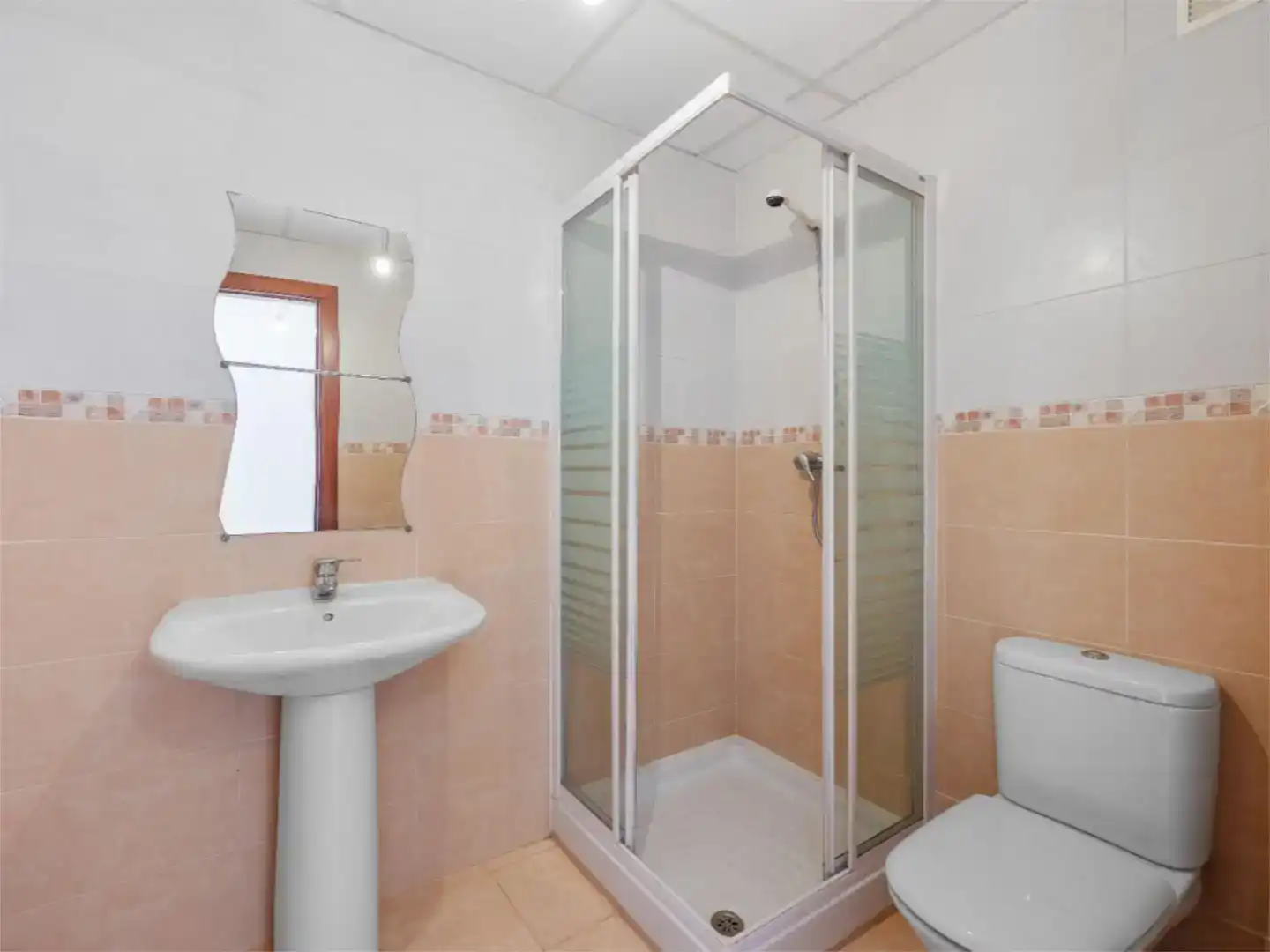 Badezimmer von Wohnung zum Verkauf in Fuengirola mit Schwimmbad