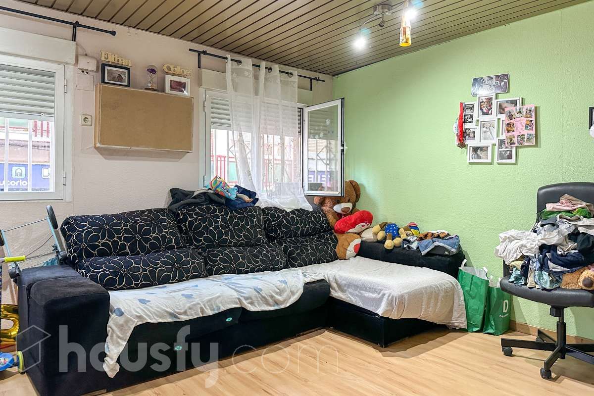 Living room of Flat for sale in  Madrid Capital
