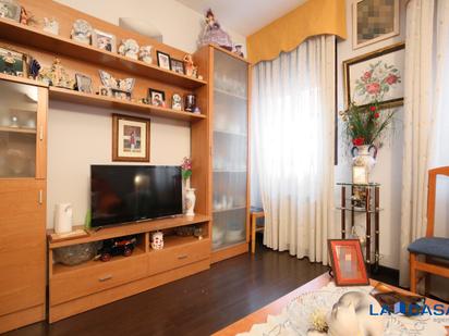 Living room of Flat for sale in  Madrid Capital  with Heating and Storage room