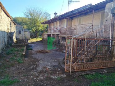 Casa con balcón en venta en Amoeiro