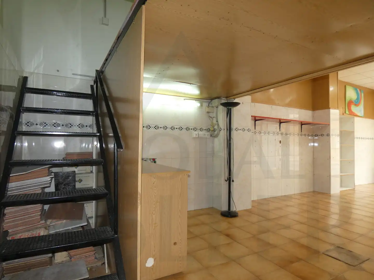 Local de lloguer a Calle Paz de Basilea, 35, Los Dolores