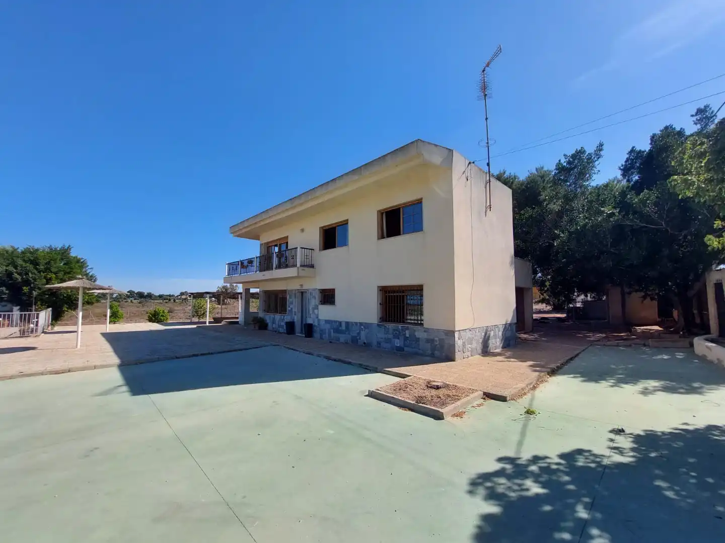 Vista exterior de Casa o chalet de alquiler en Elche / Elx con Terraza, Piscina y Se aceptan mascotas