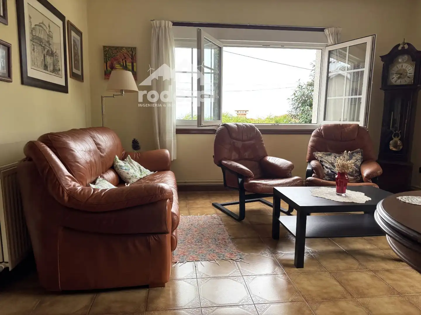 Wohnzimmer von Haus oder Chalet zum Verkauf in Sanxenxo mit Heizung, Abstellraum und Möbliert