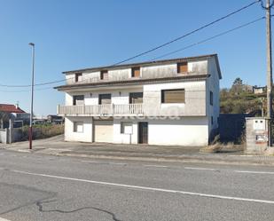 Vista exterior de Casa o xalet en venda en Meaño amb Calefacció, Jardí privat i Traster