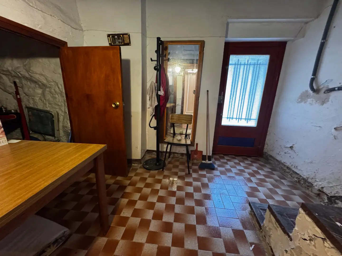 Einfamilien-Reihenhaus zum Verkauf in Arnes mit Abstellraum, Möbliert und Ofen