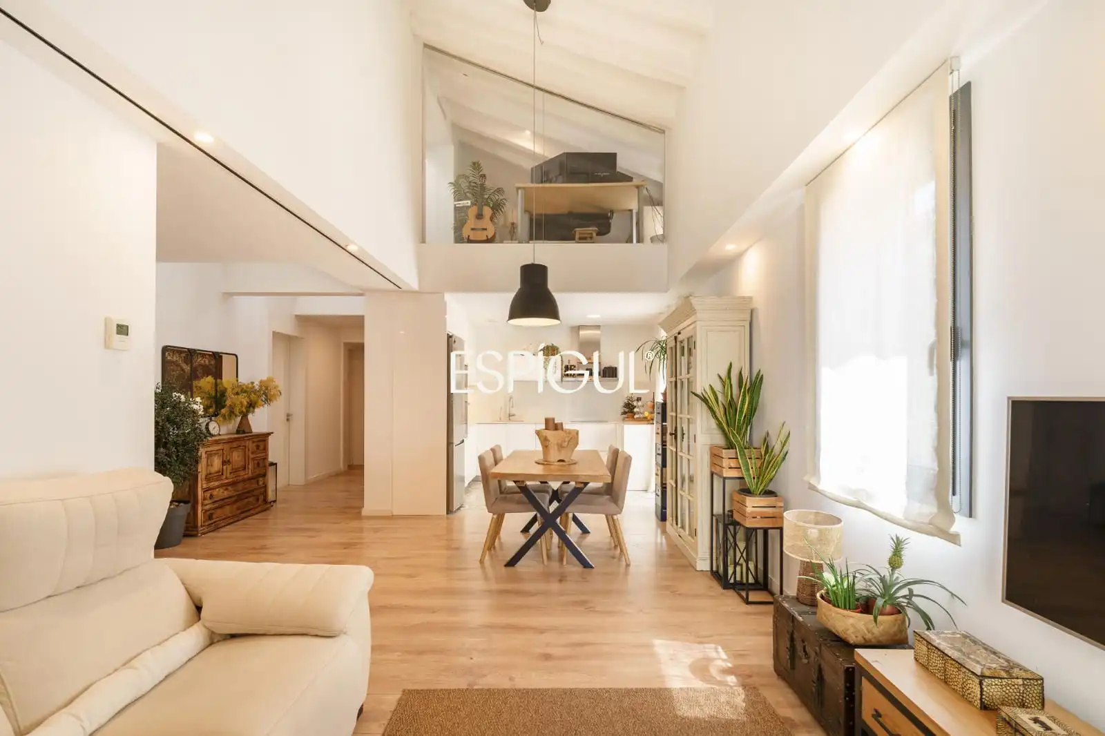 Living room of Duplexes for sale in Sabadell  with Air Conditioner, Heating and Parquet flooring