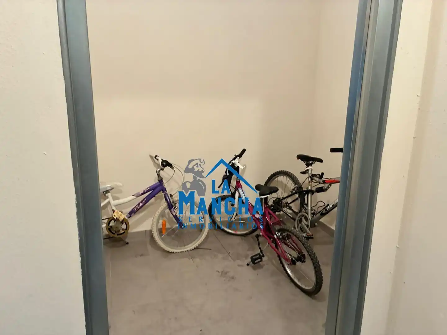 Parkplatz von Wohnung zum Verkauf in Albacete mit Heizung, Privatgarten und Terrasse