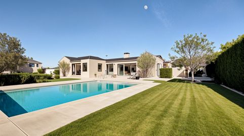 Espectacular complejo en la prestigiosa zona de la Galea .Un casa única , moderna con terreno y piscina.
