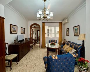 Sala d'estar de Casa o xalet en venda en Aguadulce (Sevilla) amb Terrassa