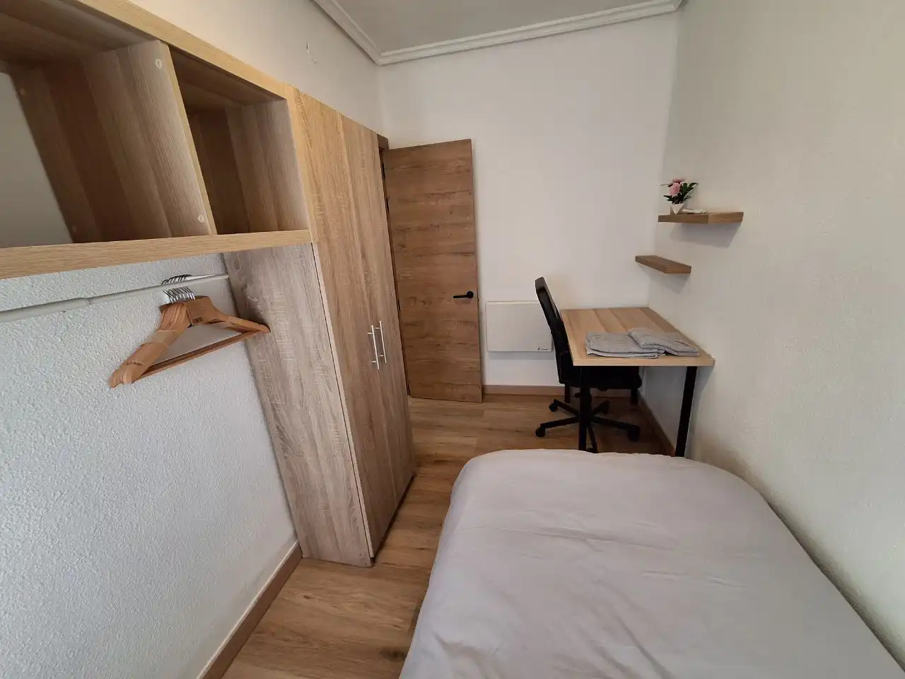 Habitación de Piso de alquiler en Burjassot con Aire acondicionado, Amueblado y Horno