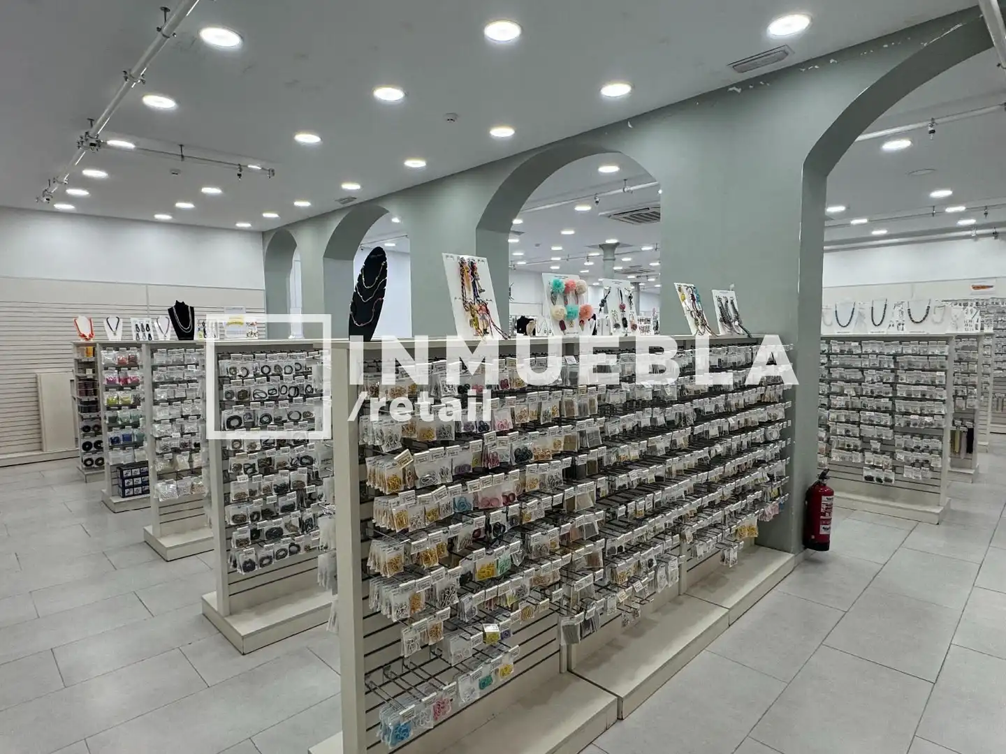 Local comercial en traspaso en Banys Nous, imagen 7