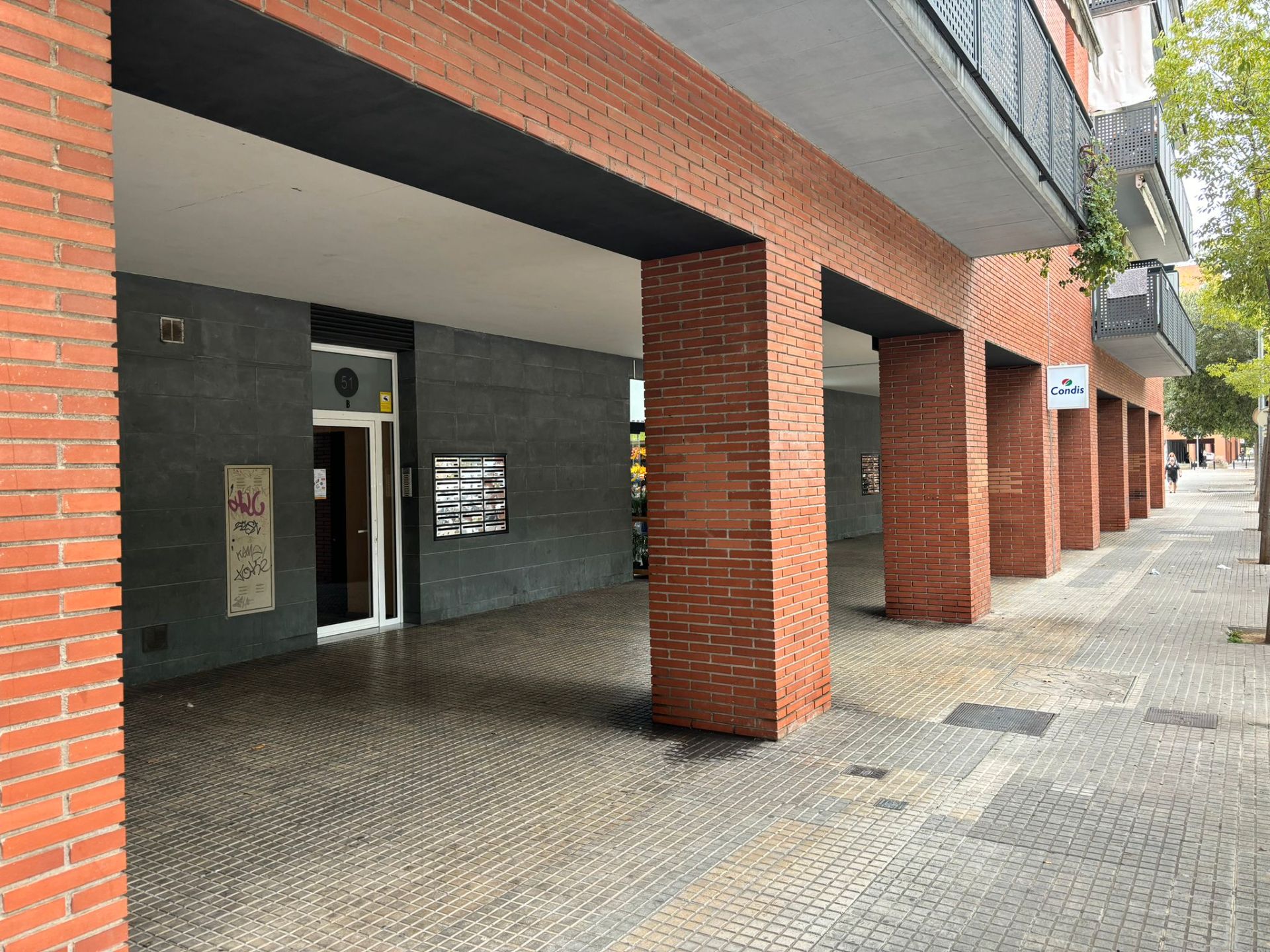 Premises for sale in Salt