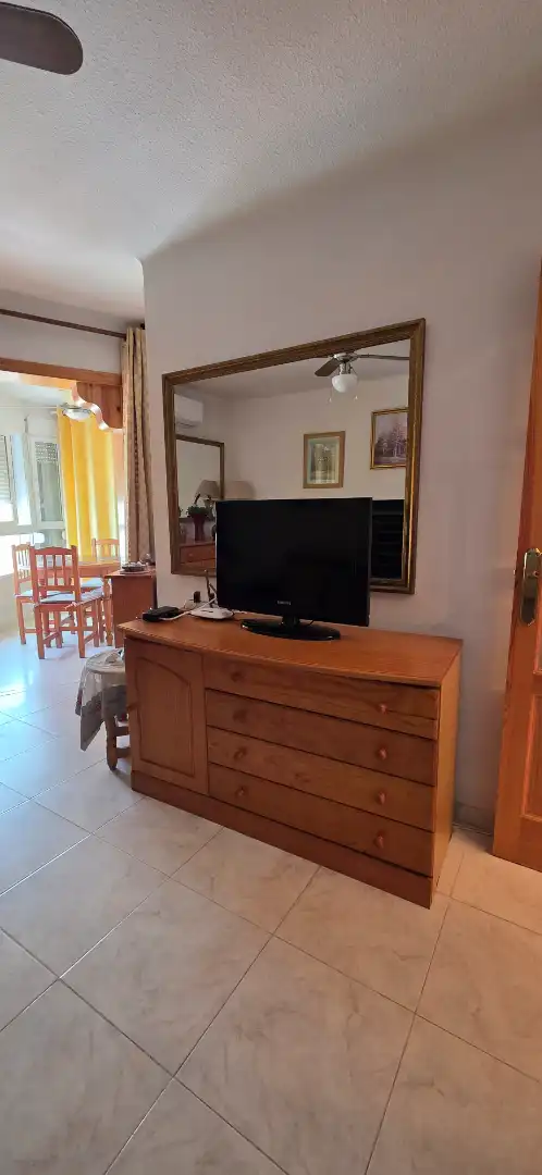 Sala d'estar de Apartament de lloguer en Torrox amb Aire condicionat, Calefacció i Moblat