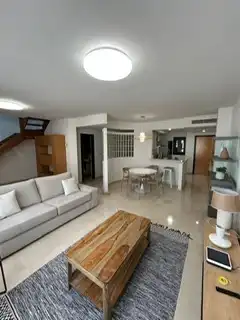 Sala d'estar de Dúplex de lloguer en Las Palmas de Gran Canaria amb Aire condicionat, Moblat i Forn
