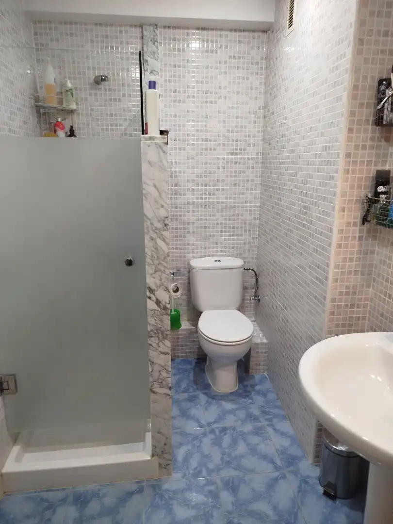 Bathroom of Flat for sale in Valencia  with Air Conditioner, Parquet flooring and Oven