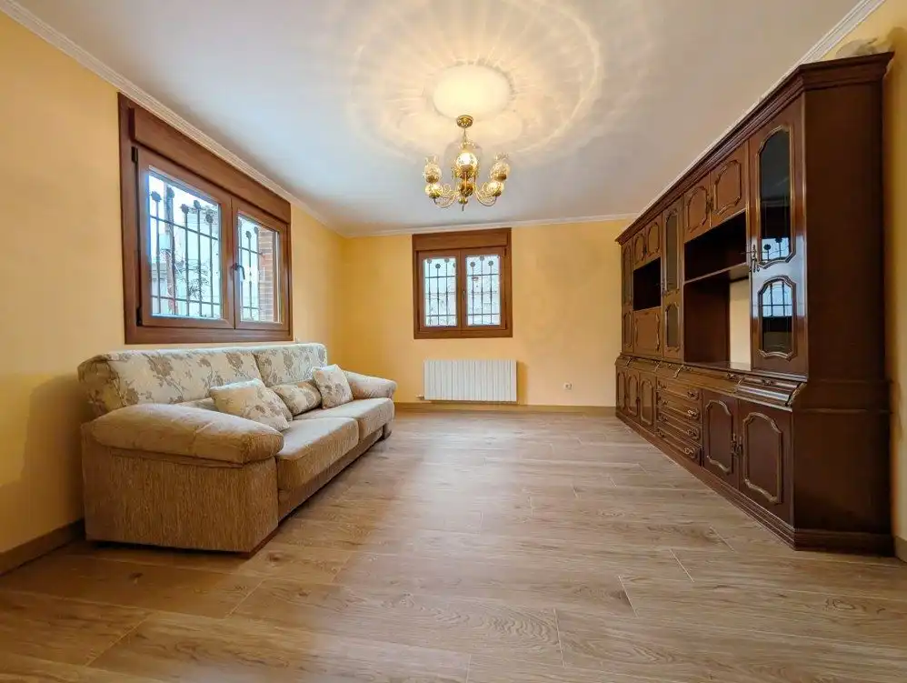 Living room of Detached homes for sale in El Burgo de Ebro  with Heating, Terrace and Storage room