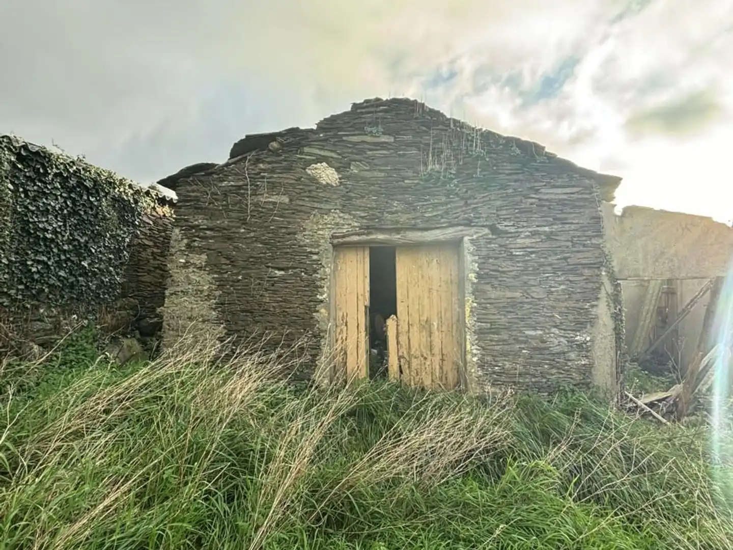 Vista exterior de Finca rústica en venda en Ortigueira amb Jardí privat, Terrassa i Traster