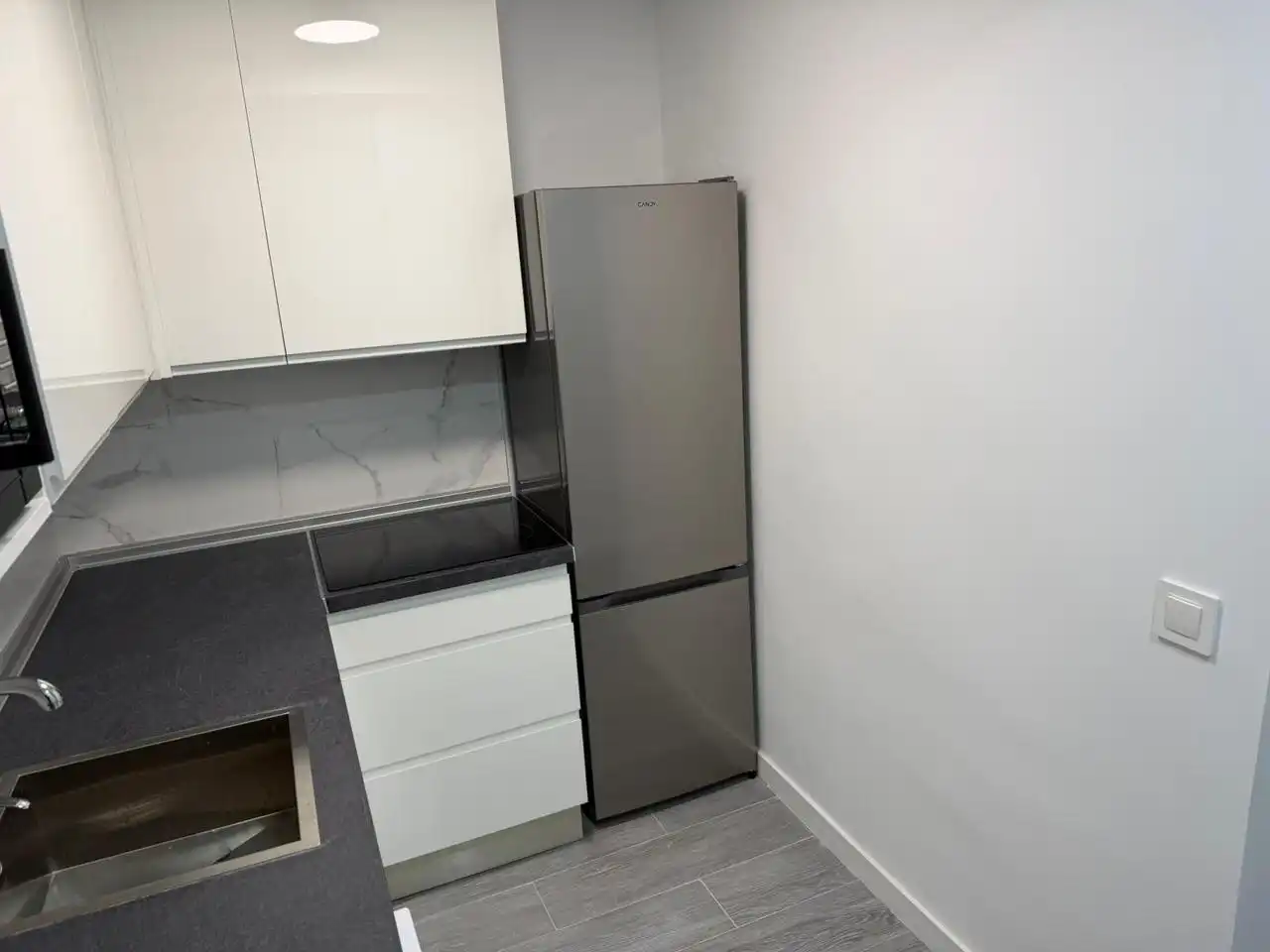 Cuina de Planta baixa de lloguer en Madrid amb Aire condicionat i Moblat