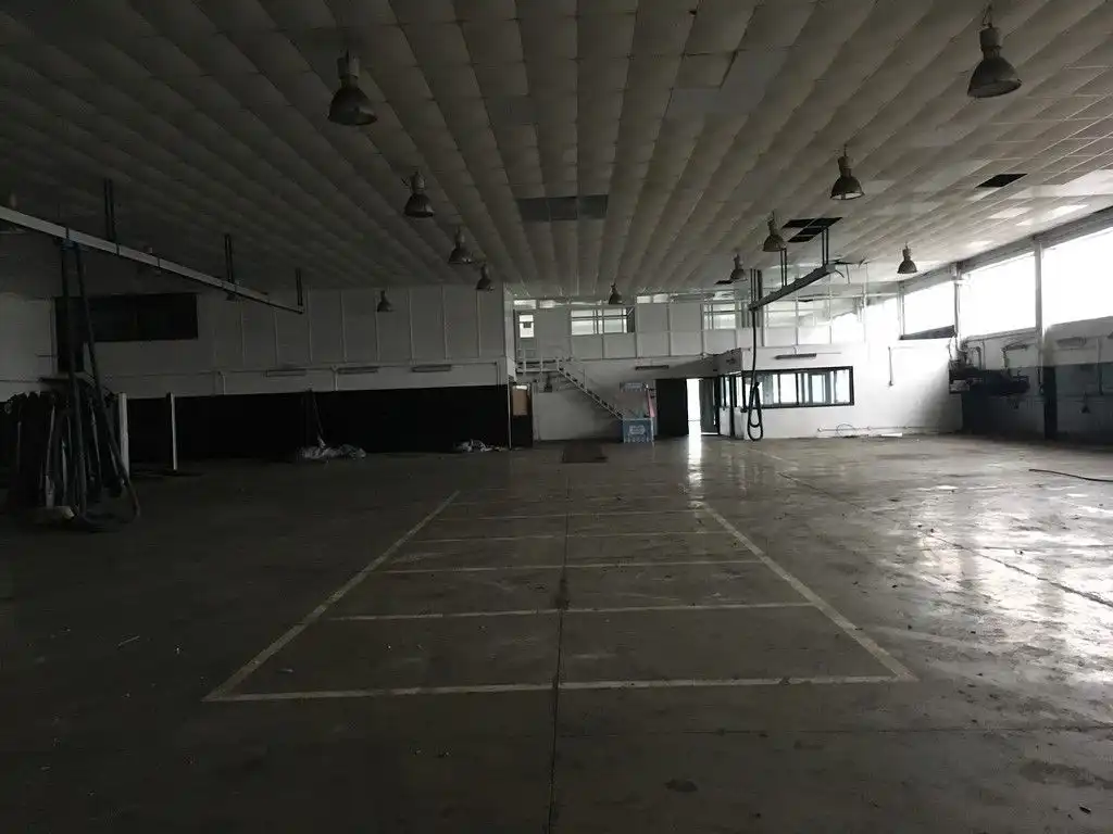 Fabrikhallen zur Miete in Lugo