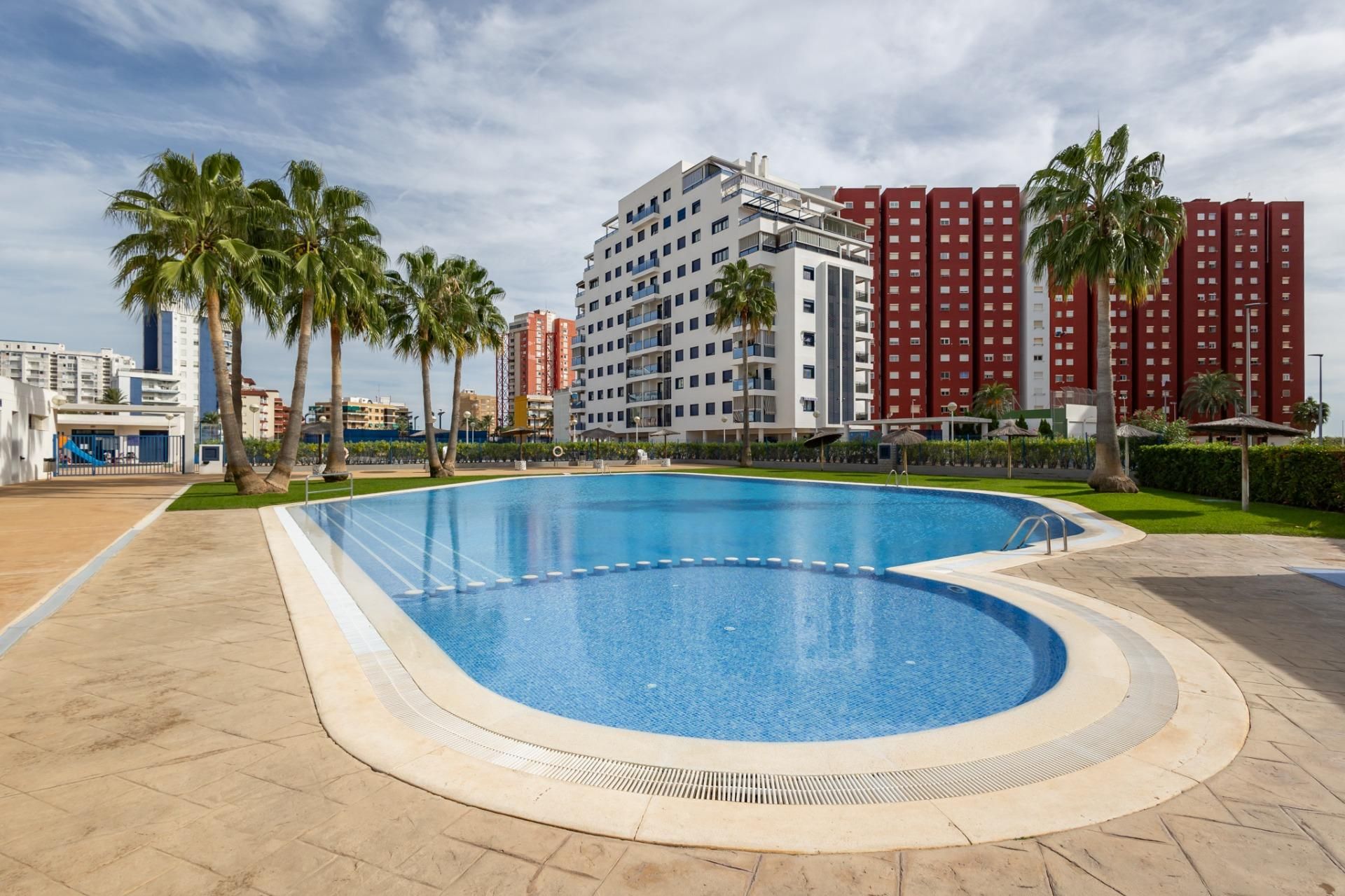 Piscina de Piso en venta en La Pobla de Farnals con Aire acondicionado, Terraza y Balcón