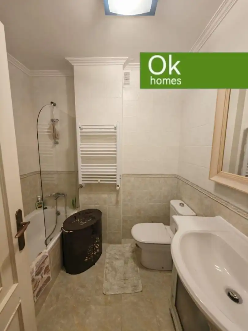 Baño de Piso en venta en A Coruña Capital  con Calefacción, Amueblado y Horno