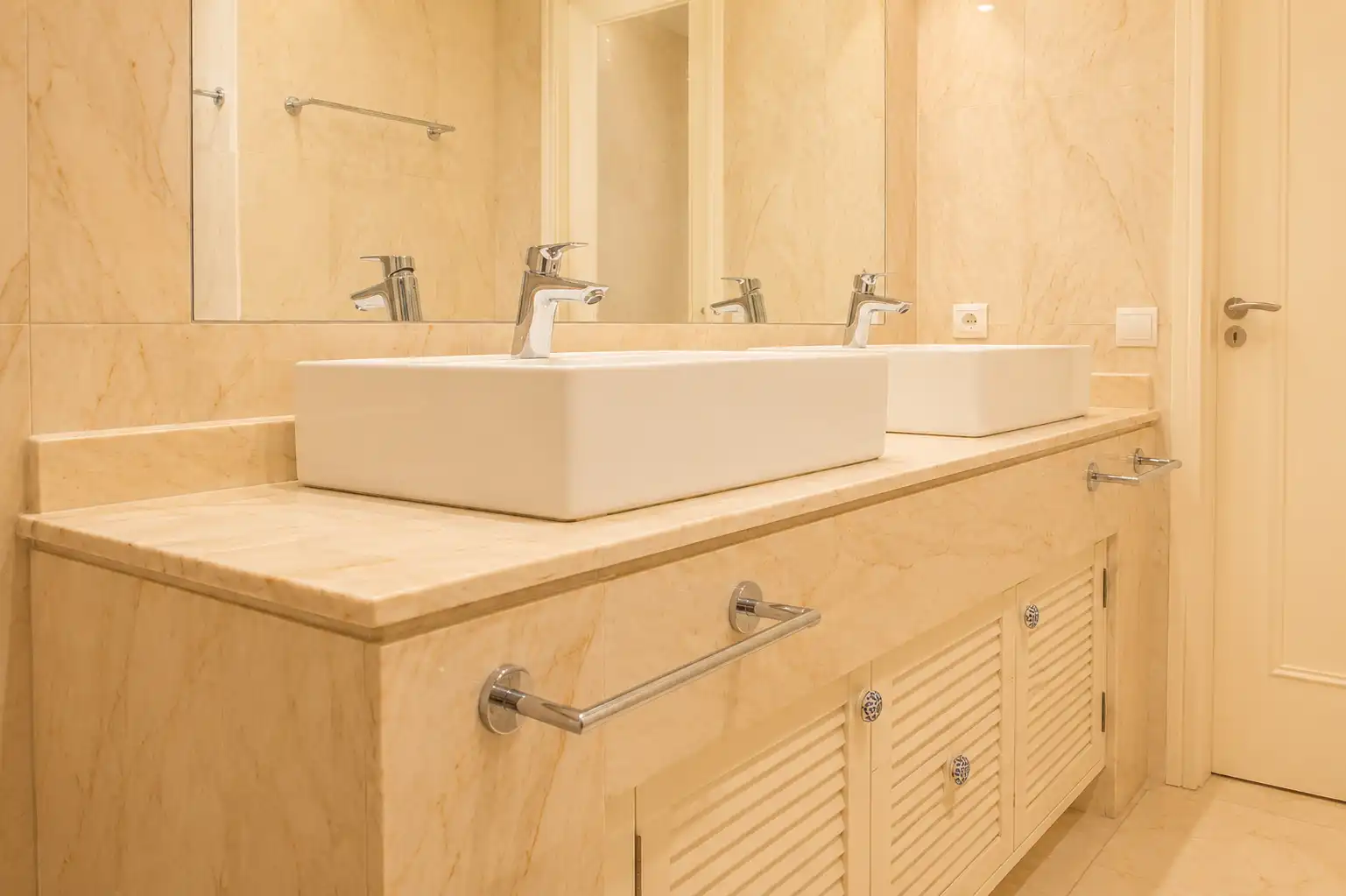 Baño de Piso de alquiler en Pozuelo de Alarcón con Terraza, Trastero y Piscina comunitaria