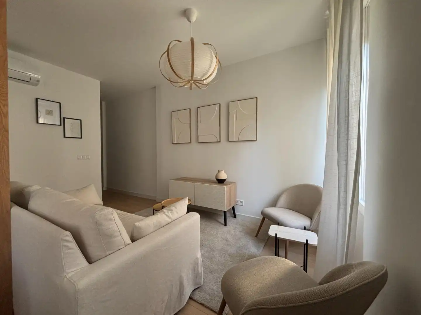 Living room of Flat for rent in Madrid  with Air Conditioner, Heating and Furnished