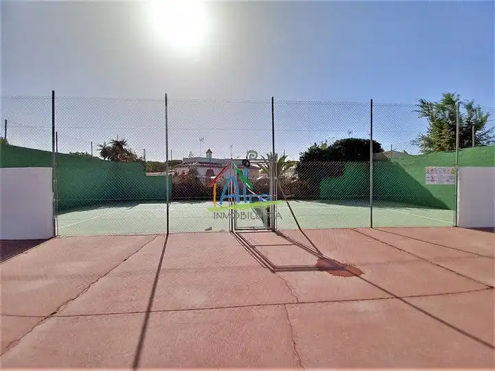 Jardín de Casa adosada en venta en Almonte con Aire acondicionado, Calefacción y Jardín privado