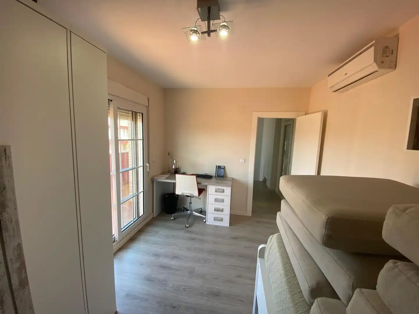 Habitación de Casa adosada en venta en Cartagena con Aire acondicionado, Jardín privado y Terraza