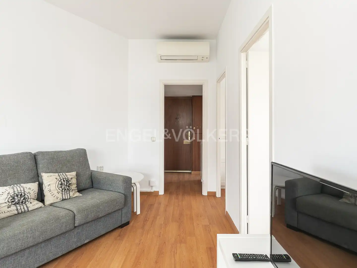 Living room of Flat for rent in Barcelona  with Air Conditioner, Heating and Parquet flooring