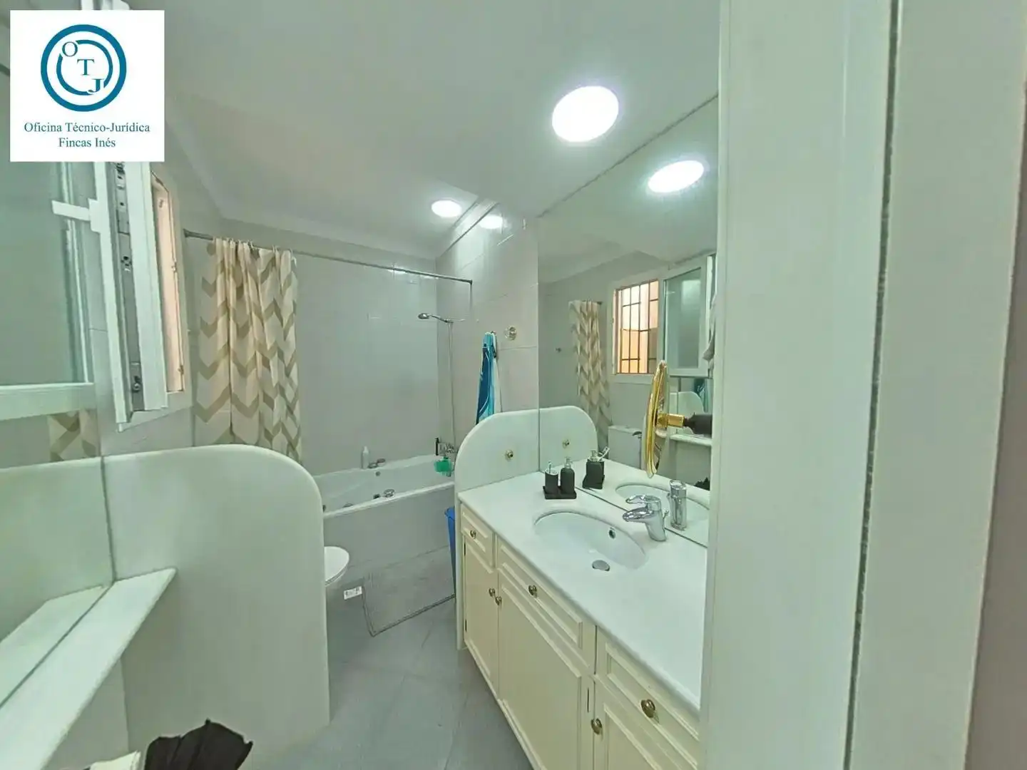 Baño de Piso en venta en Mollet del Vallès con Aire acondicionado, Calefacción y Terraza