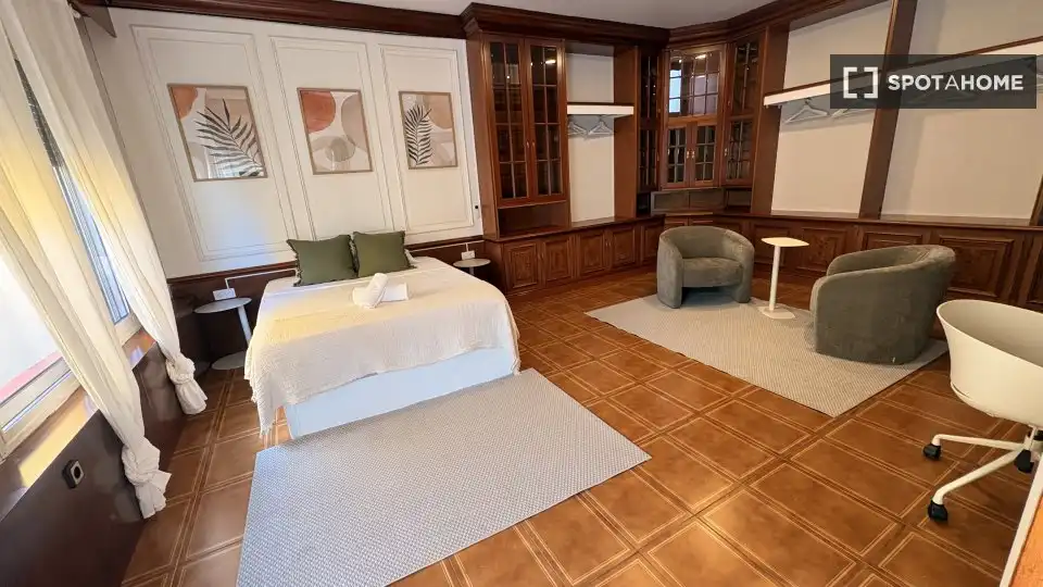 Bedroom of Flat for share in Sant Boi de Llobregat  with Air Conditioner, Heating and Furnished