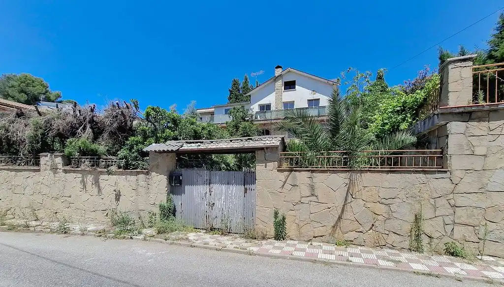 Vista exterior de Piso en venta en Esparreguera
