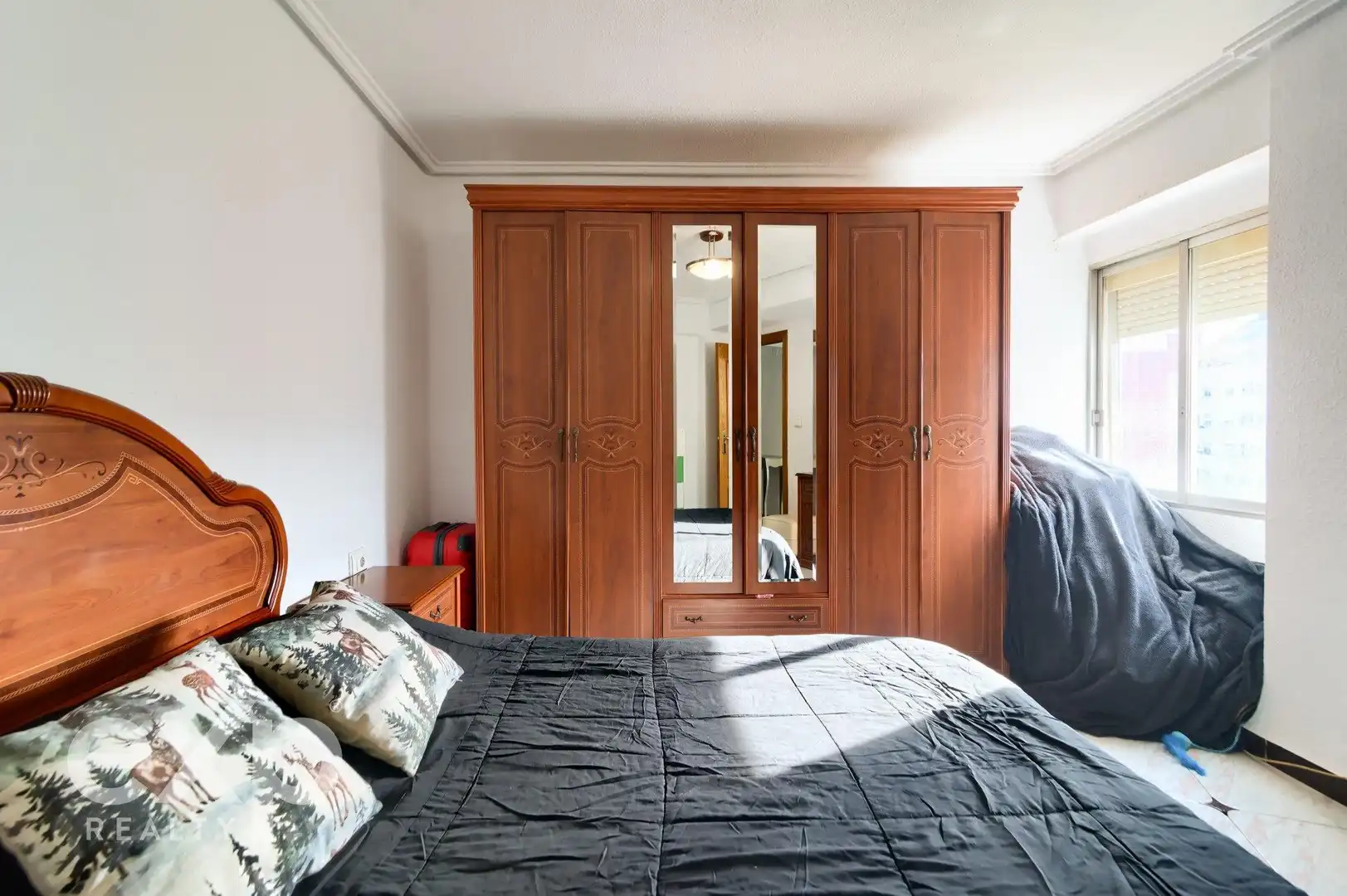 Bedroom of Flat for sale in Valencia  with Air Conditioner, Heating and Terrace