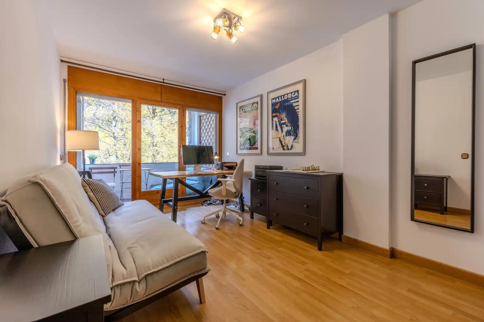 Habitación de Planta baja de alquiler en Ordino con Calefacción, Terraza y Trastero