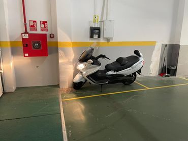 Moto de lloguer a Rúa Bailén 13