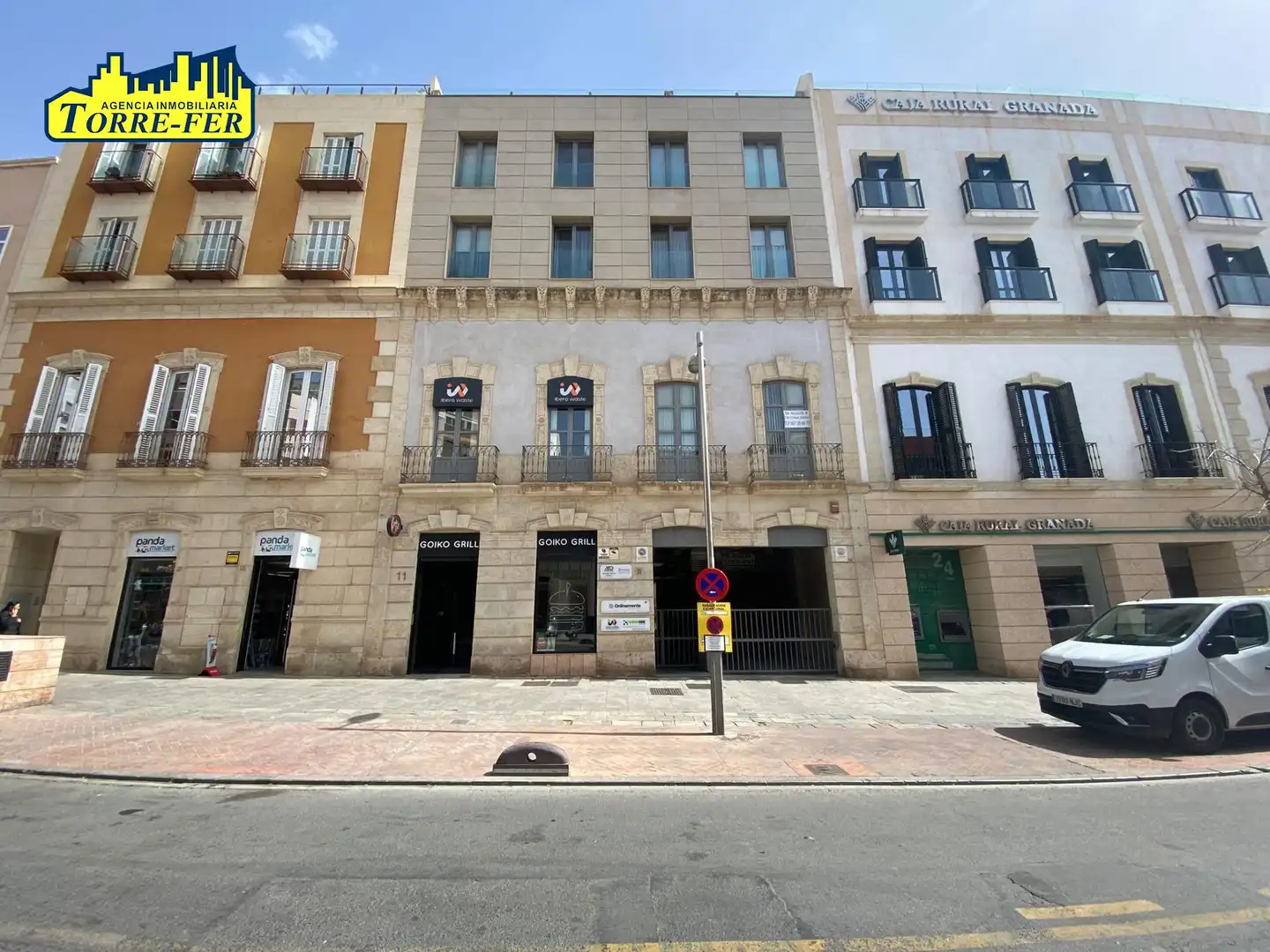 Außenansicht von Büro zur Miete in Almería mit Klimaanlage