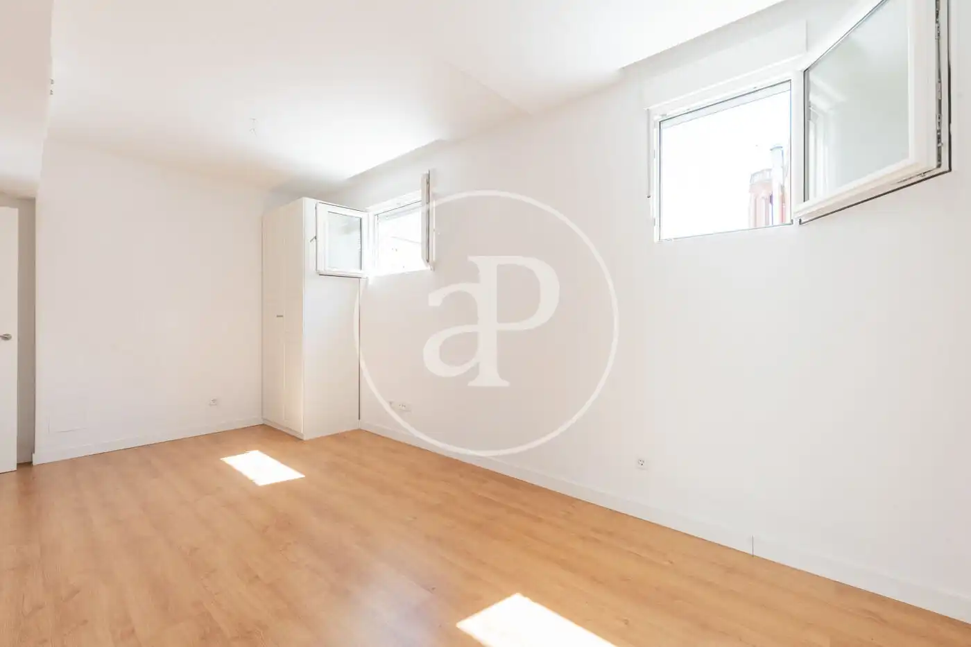 Flat with terrace for sale in Calle de Manuel Cortina, imagen 26