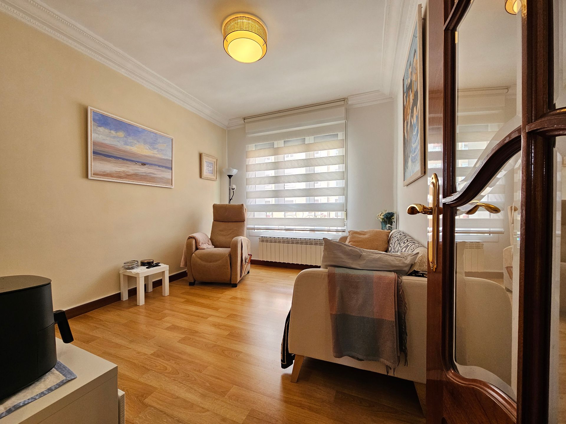Sala d'estar de Pis en venda en Vitoria - Gasteiz amb Calefacció, Parquet i Moblat