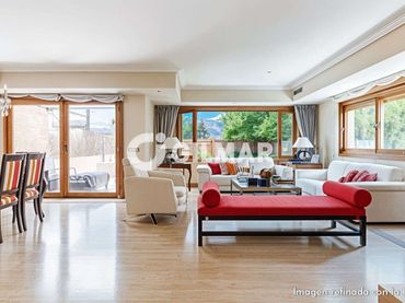 Maison jumelée avec piscine à vendre à Montecillo