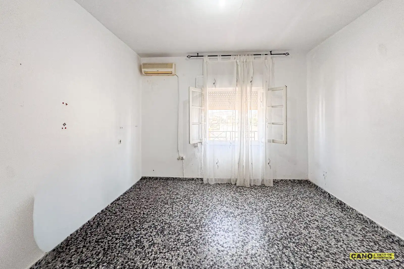 Dormitori de Pis en venda en Almería amb Terrassa