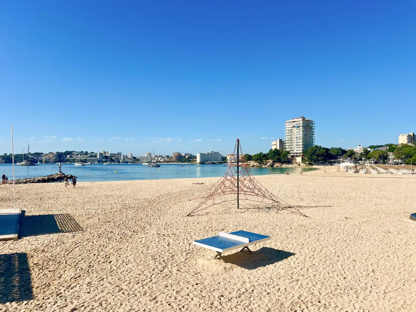 Vista exterior de Apartamento en venta en Calvià con Parquet y Piscina comunitaria
